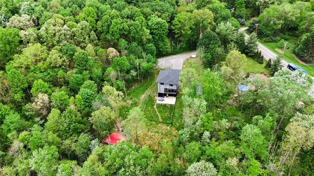 111 Church Ln, Beaver Falls, PA 15010