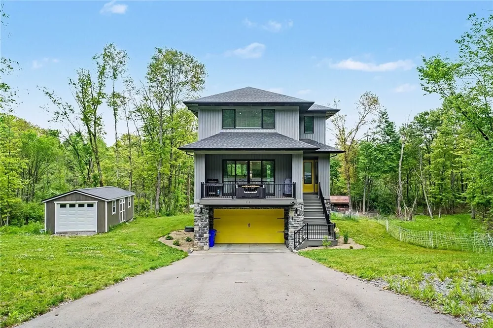 111 Church Ln, Beaver Falls, PA 15010