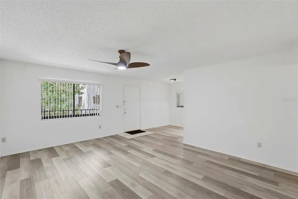 11707 Raintree Village Blvd, Temple Terrace, FL 33617