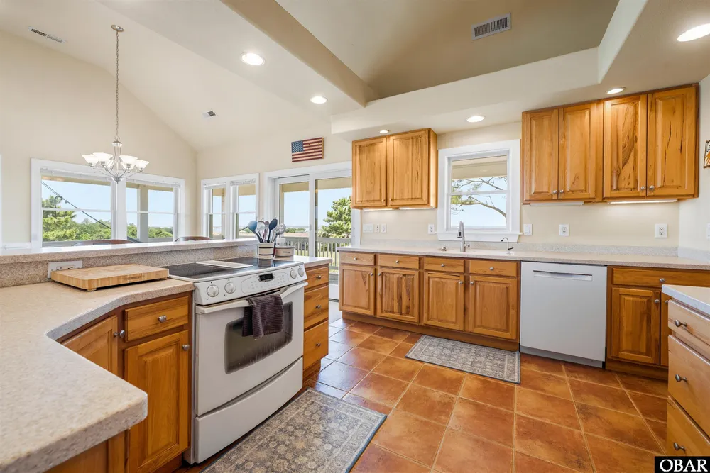 4713 Summer Ln, Kitty Hawk, NC 27949