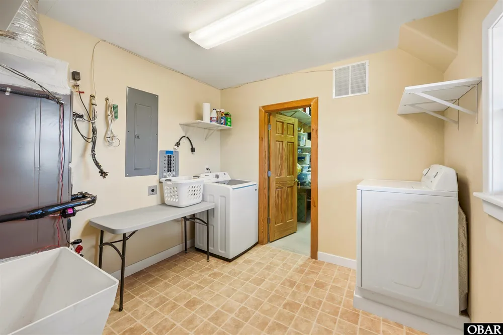 4713 Summer Ln, Kitty Hawk, NC 27949