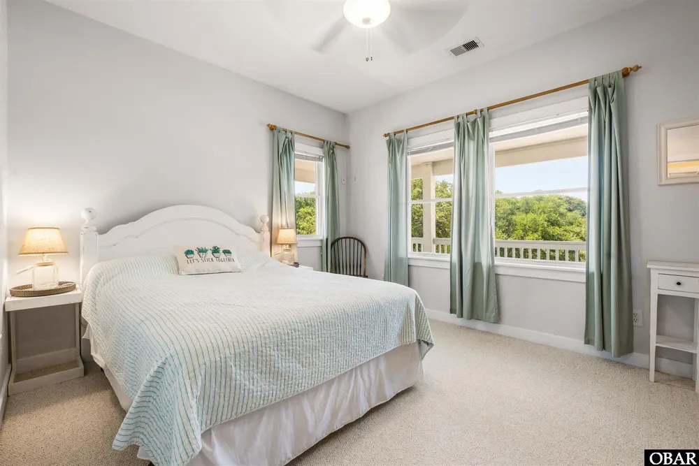 4713 Summer Ln, Kitty Hawk, NC 27949