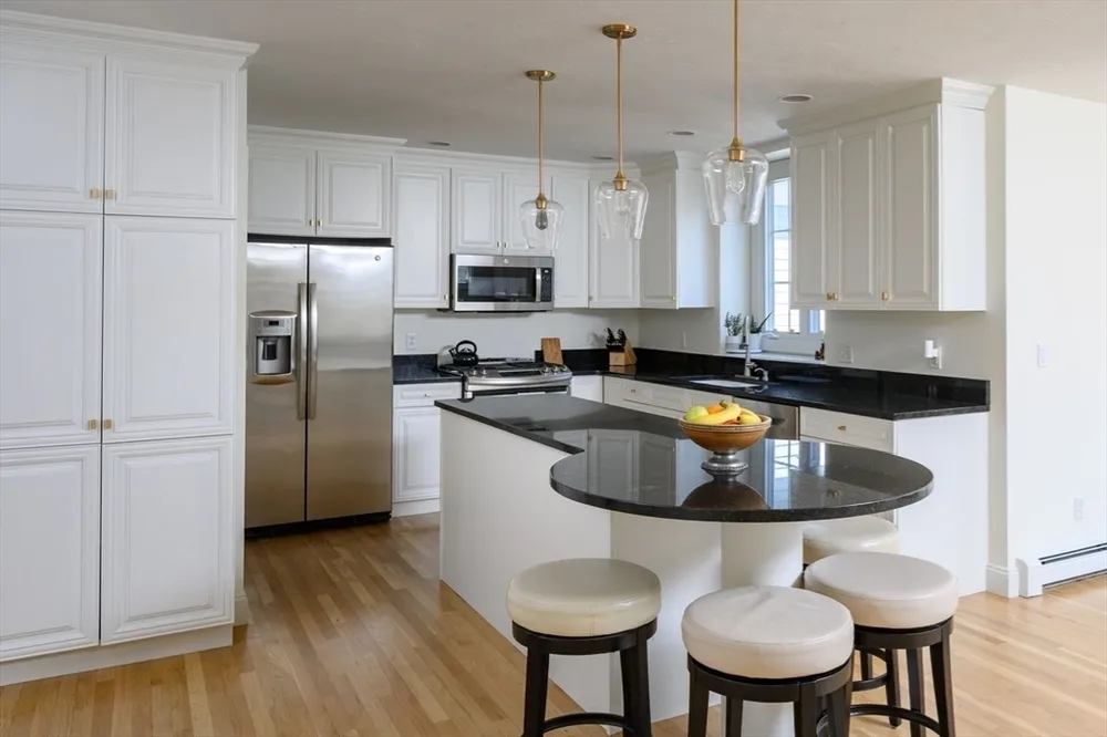 108 Deerfield Ln, Hanover, MA 02339