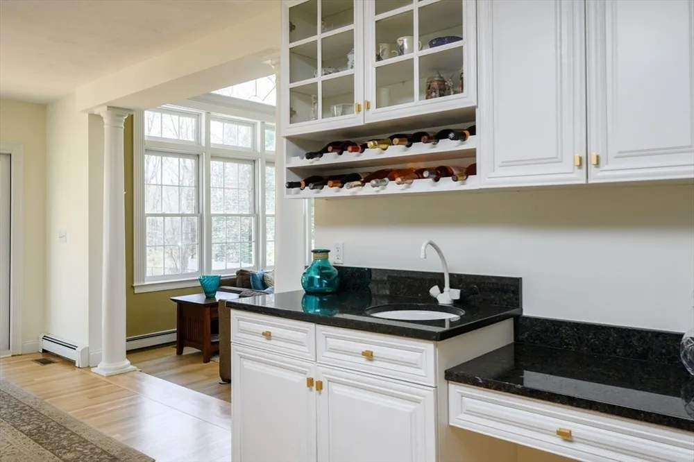 108 Deerfield Ln, Hanover, MA 02339