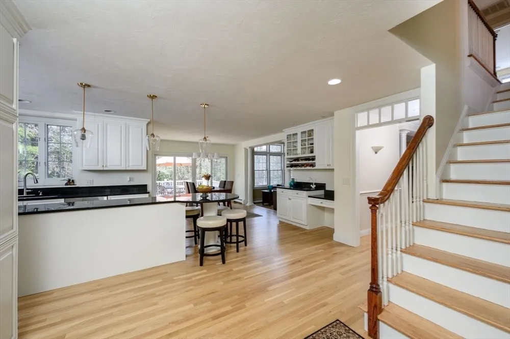 108 Deerfield Ln, Hanover, MA 02339