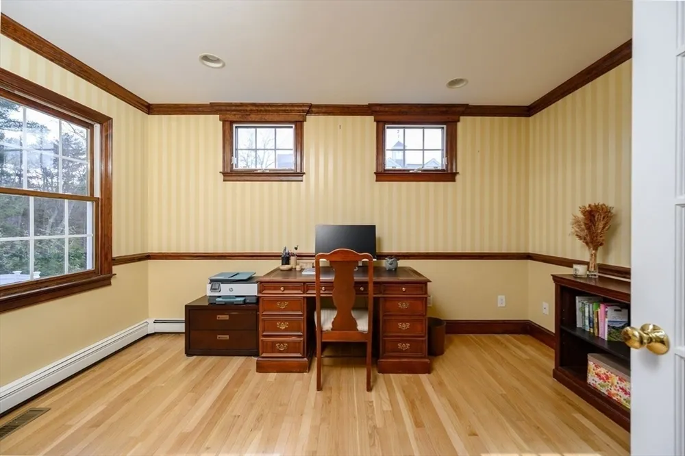108 Deerfield Ln, Hanover, MA 02339