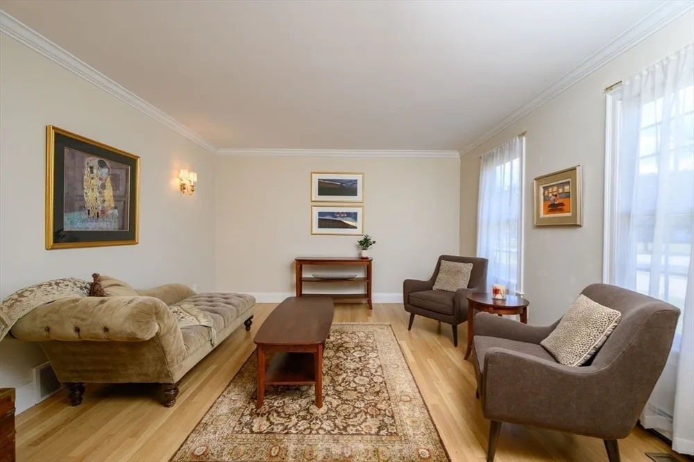 108 Deerfield Ln, Hanover, MA 02339