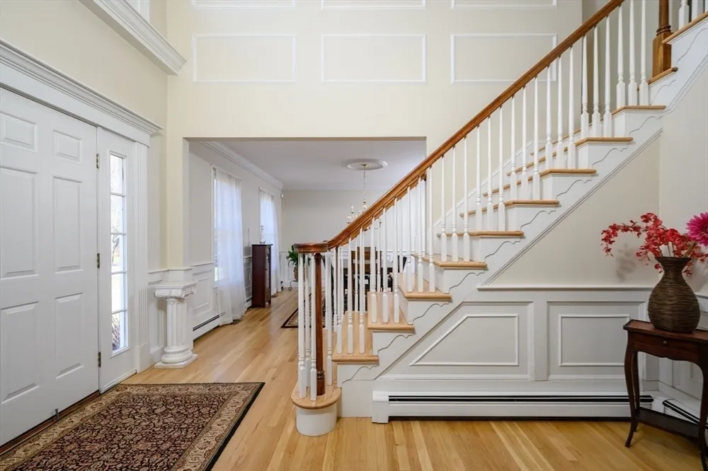 108 Deerfield Ln, Hanover, MA 02339