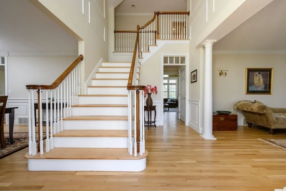 108 Deerfield Ln, Hanover, MA 02339