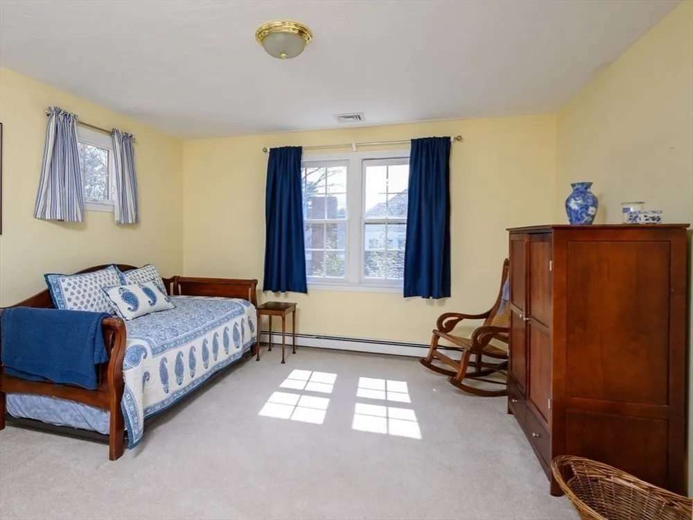 108 Deerfield Ln, Hanover, MA 02339