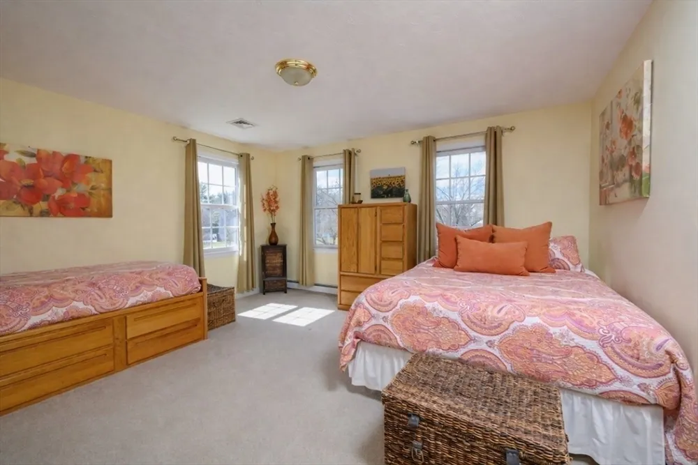 108 Deerfield Ln, Hanover, MA 02339