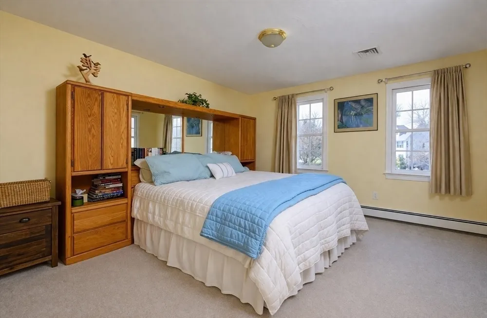 108 Deerfield Ln, Hanover, MA 02339