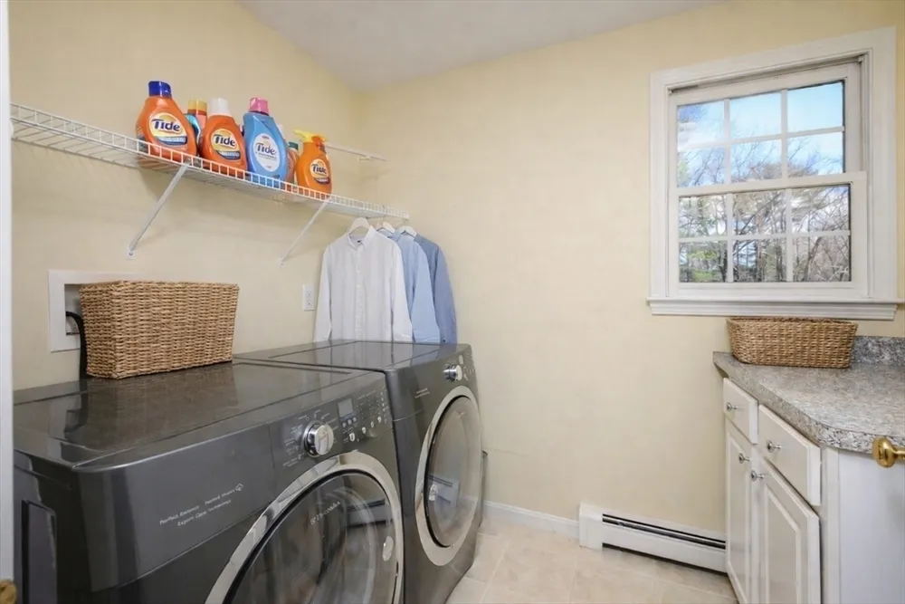 108 Deerfield Ln, Hanover, MA 02339