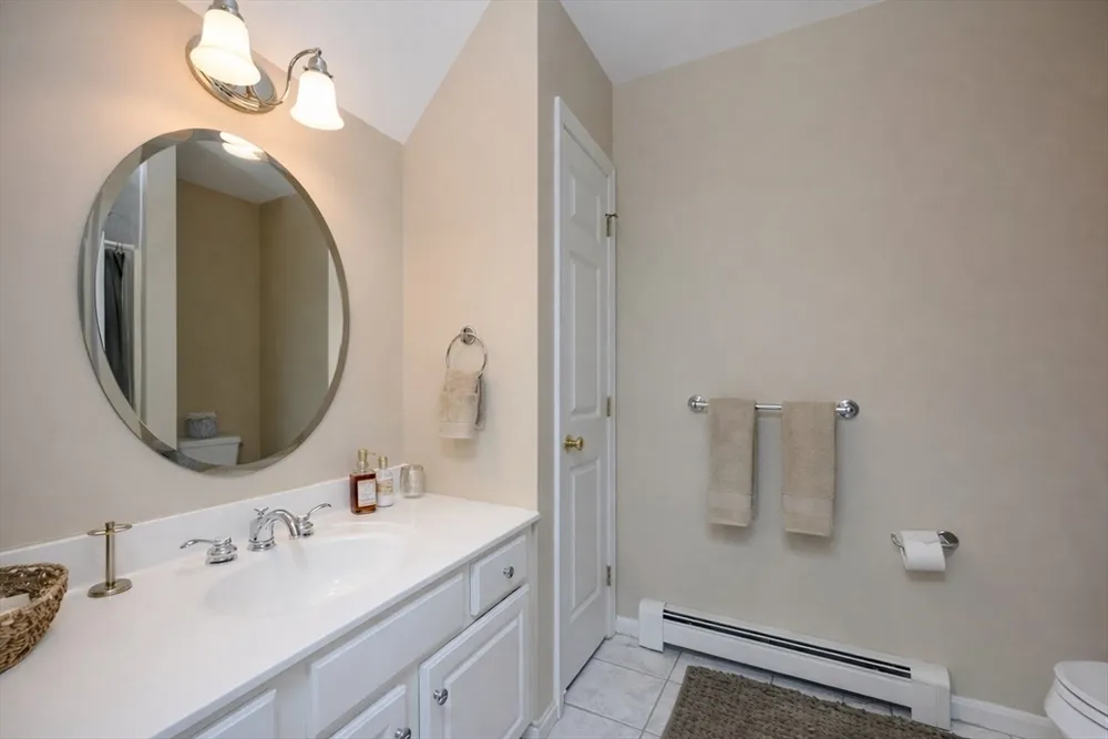 108 Deerfield Ln, Hanover, MA 02339