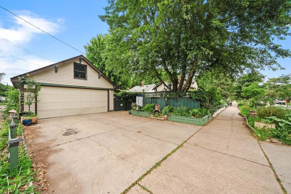 2752 41st Ave S, Minneapolis, MN 55406