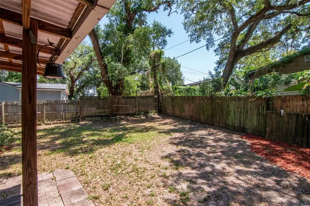 2101 E Howell St, Tampa, FL 33610