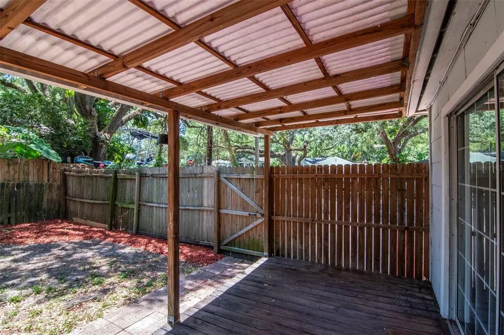 2101 E Howell St, Tampa, FL 33610