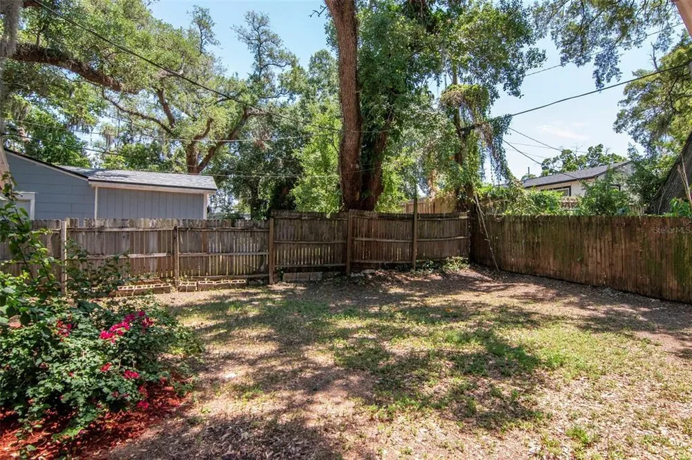2101 E Howell St, Tampa, FL 33610