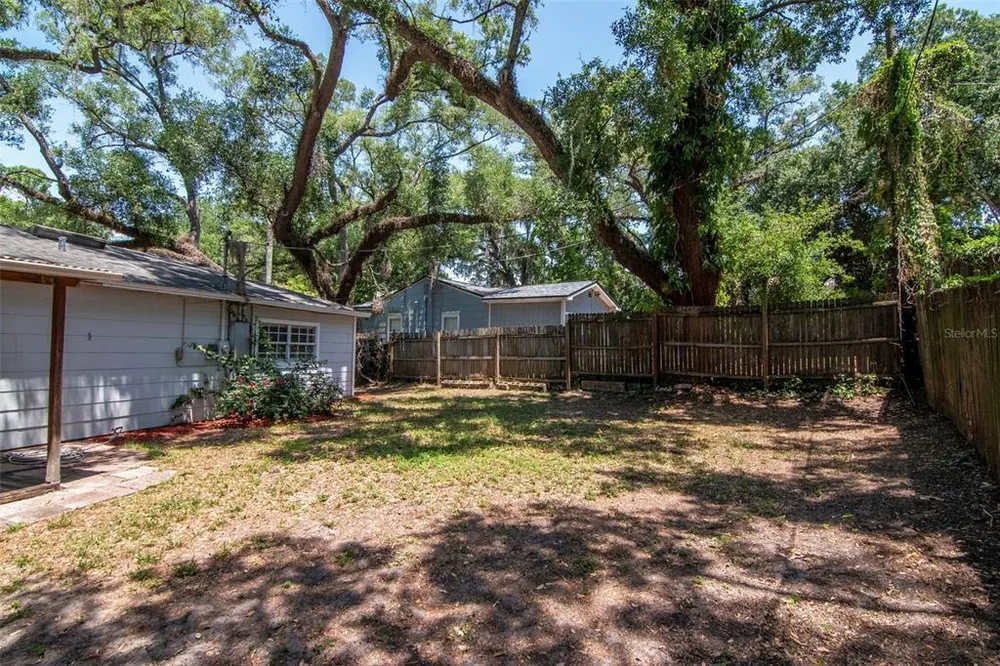 2101 E Howell St, Tampa, FL 33610