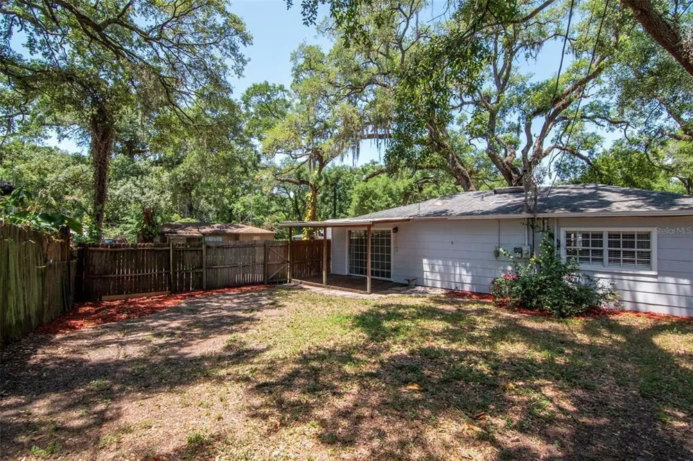 2101 E Howell St, Tampa, FL 33610