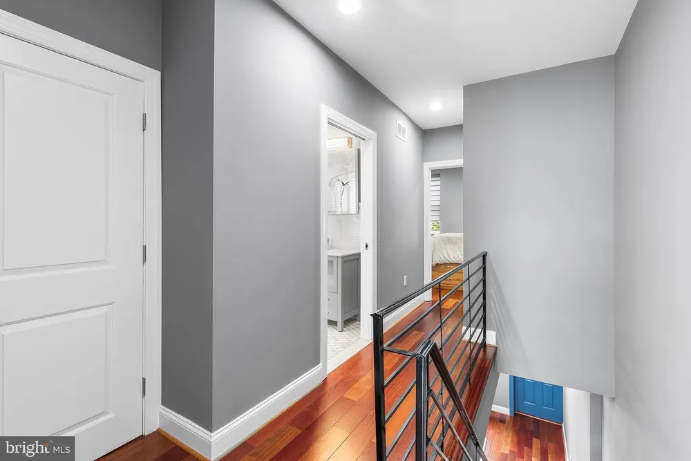 2422 S Juniper St, Philadelphia, PA 19148