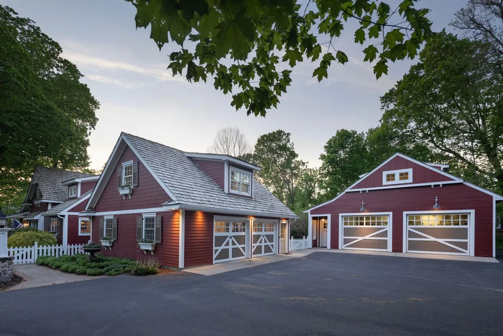 4202 Heathcote Rd, Deephaven, MN 55391