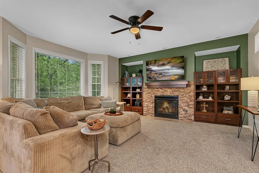 3373 Couchtown Path, Rosemount, MN 55068