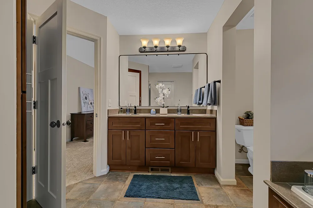 3373 Couchtown Path, Rosemount, MN 55068