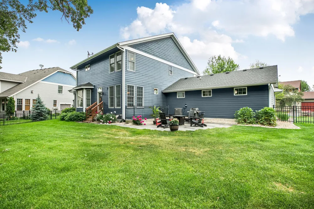 3373 Couchtown Path, Rosemount, MN 55068