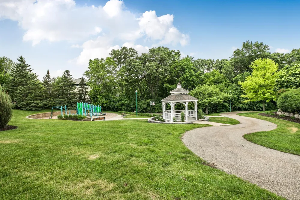 3373 Couchtown Path, Rosemount, MN 55068