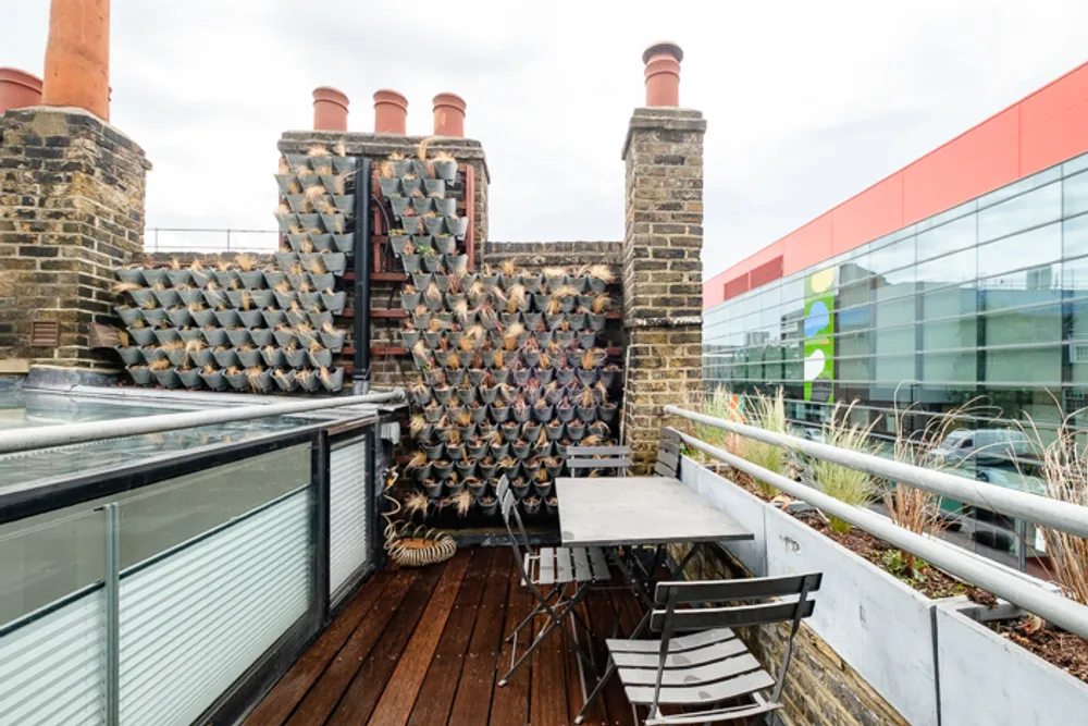 Newark Street, London, E1