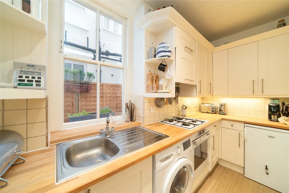 St. Loo Avenue, Chelsea, London, SW3