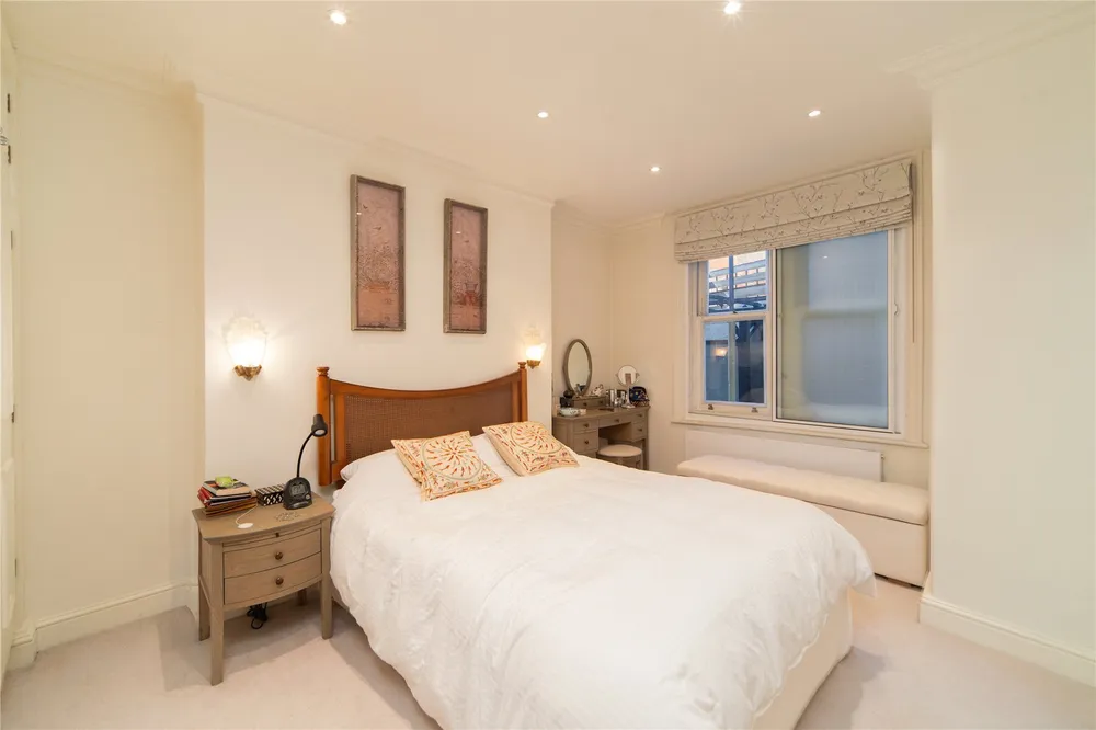 St. Loo Avenue, Chelsea, London, SW3