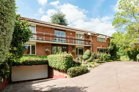 16A The Bishops Avenue, London, N2