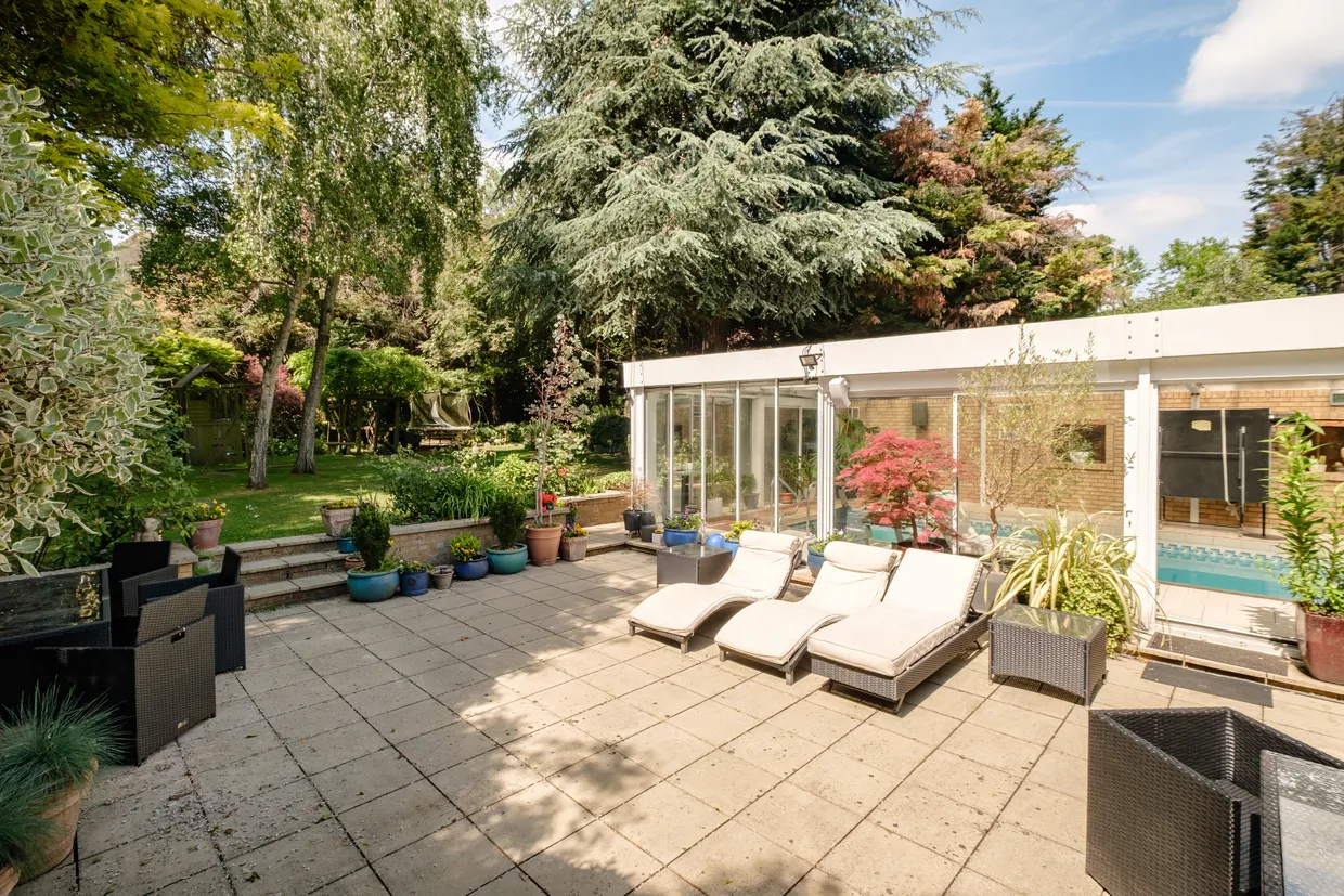 16A The Bishops Avenue, London, N2 photo 2