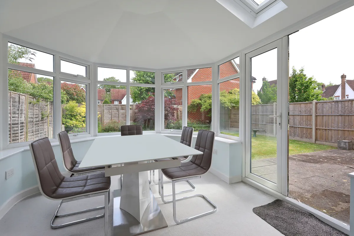 Jennings Way, Horley, Surrey, RH6