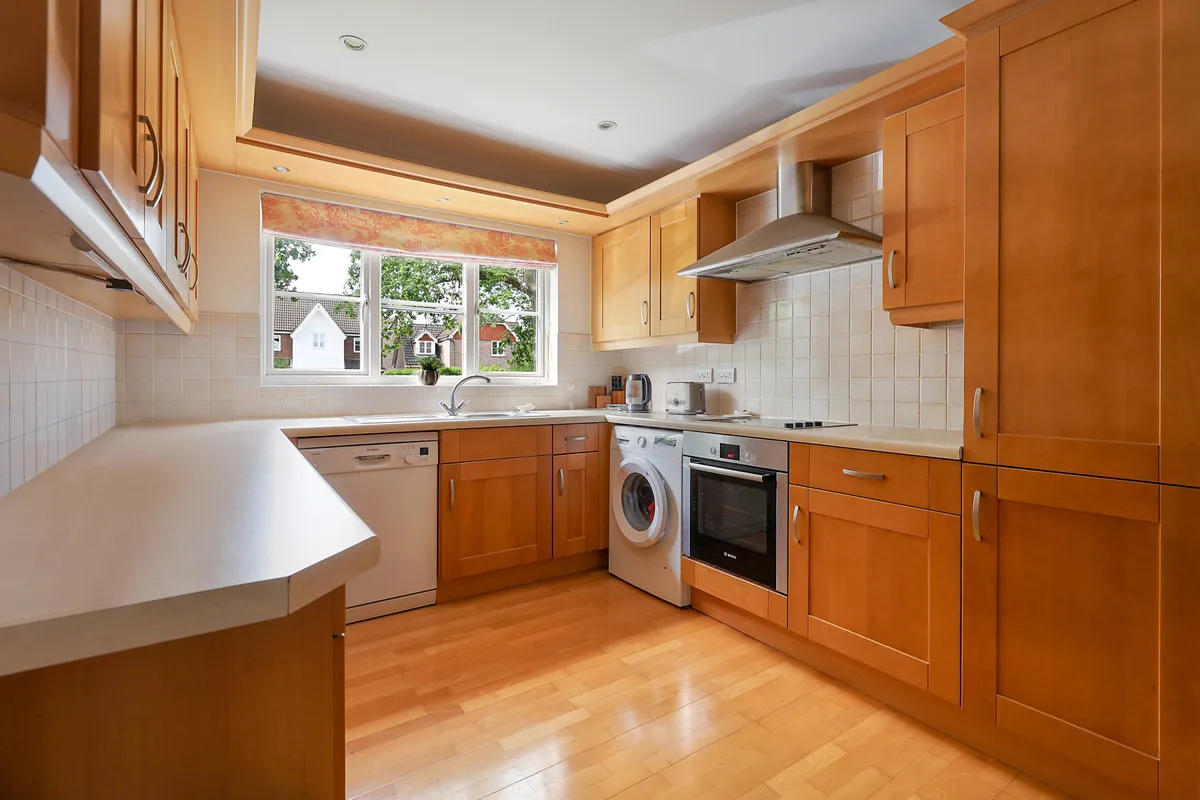 Jennings Way, Horley, Surrey, RH6