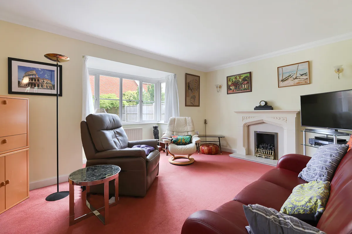 Jennings Way, Horley, Surrey, RH6