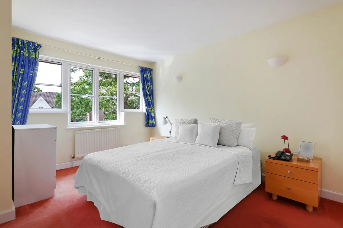 Jennings Way, Horley, Surrey, RH6