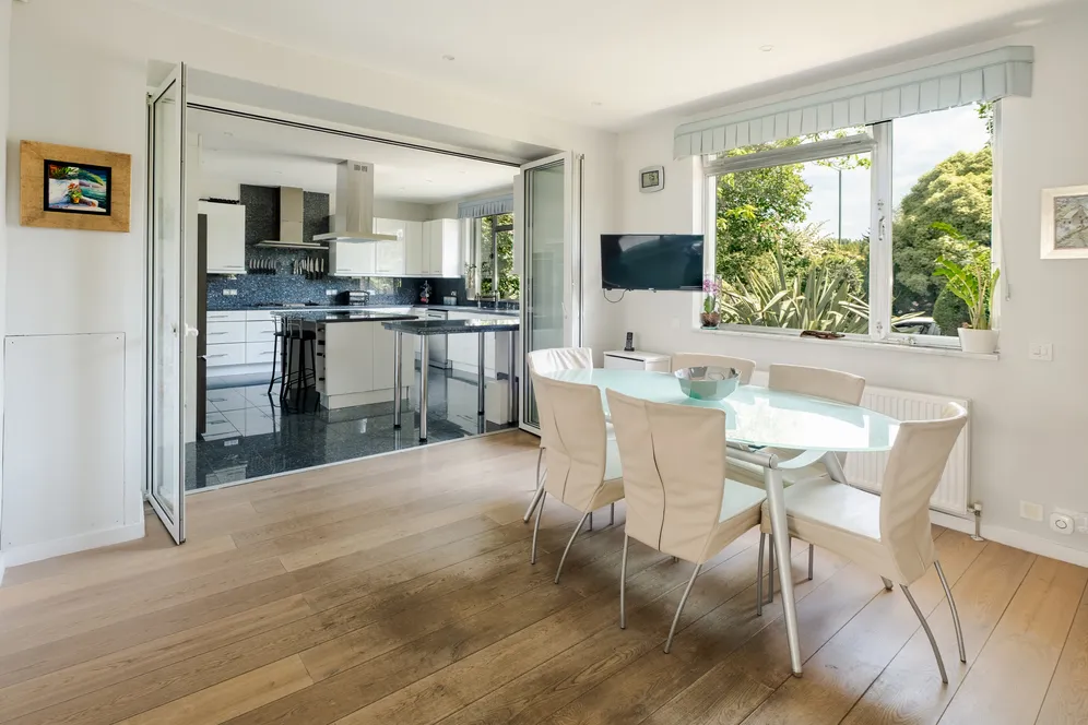 16A The Bishops Avenue, London, N2 photo 8