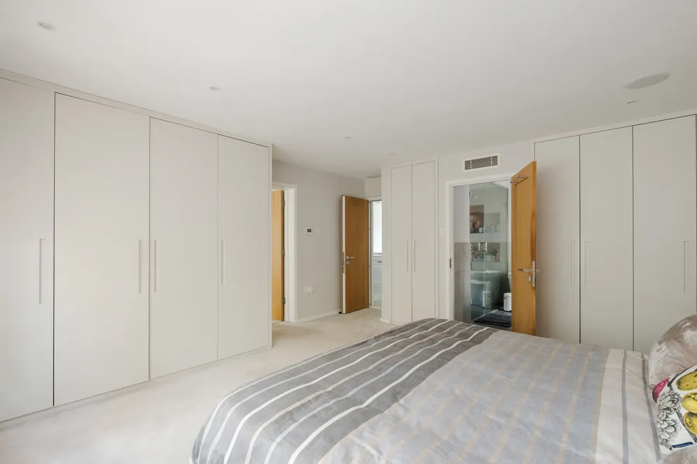 16A The Bishops Avenue, London, N2 photo 11