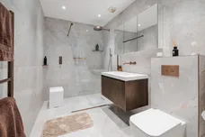 16A The Bishops Avenue, London, N2 photo 12