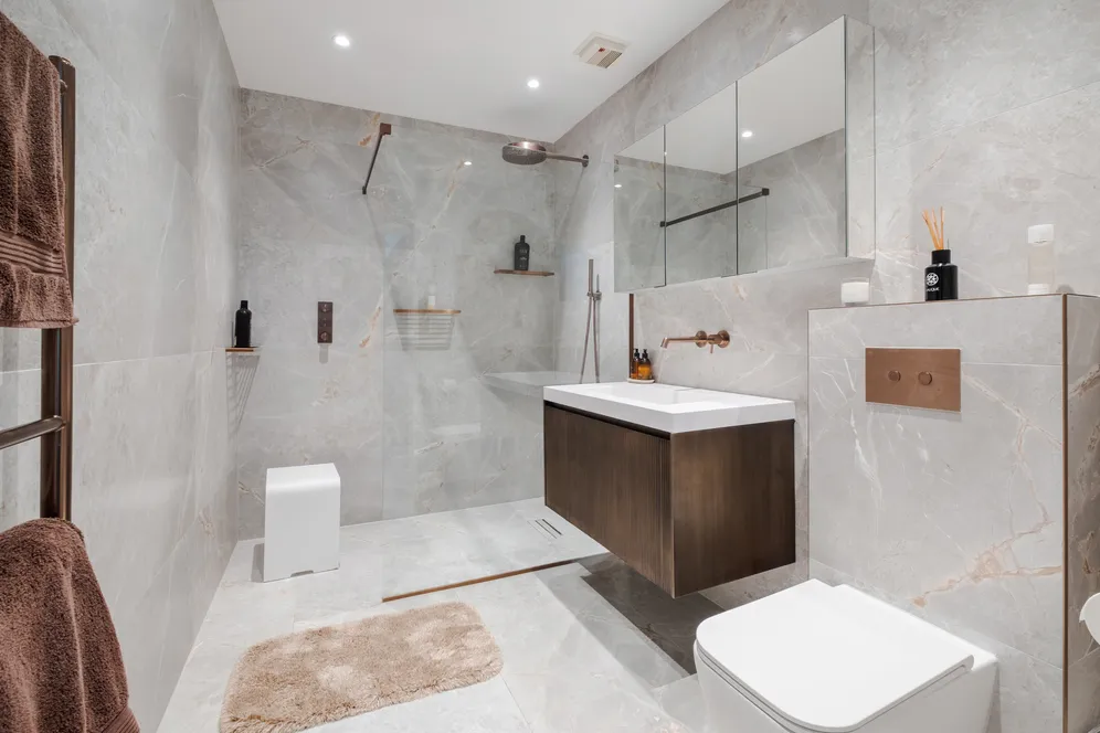 16A The Bishops Avenue, London, N2 photo 12