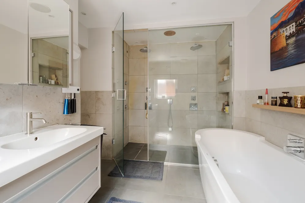 16A The Bishops Avenue, London, N2 photo 15