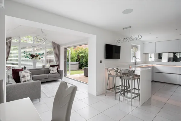 Bradshaw Close, Wilmslow, SK9 photo 2