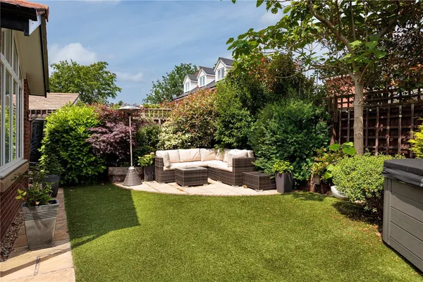 Bradshaw Close, Wilmslow, SK9 photo 21