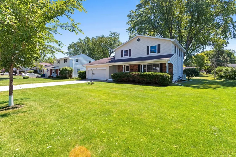 406 Saint Jude St, Green Bay, WI 54303