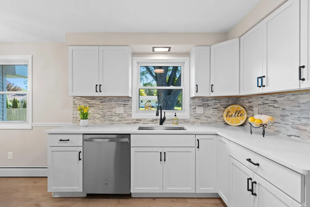 406 Saint Jude St, Green Bay, WI 54303