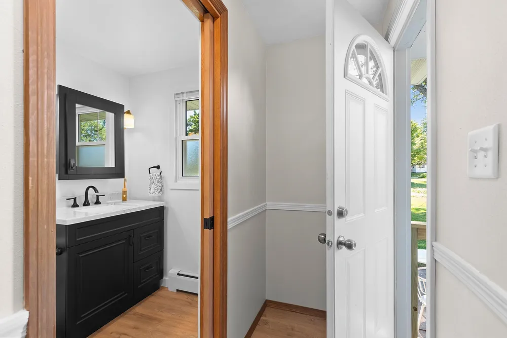 406 Saint Jude St, Green Bay, WI 54303