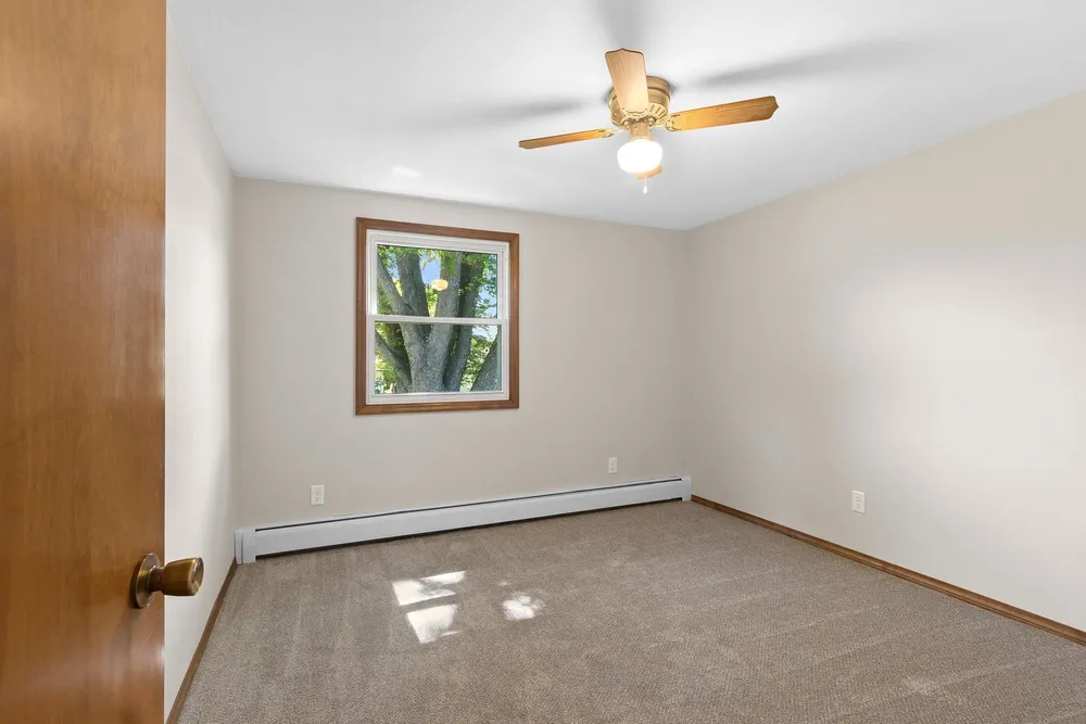 406 Saint Jude St, Green Bay, WI 54303
